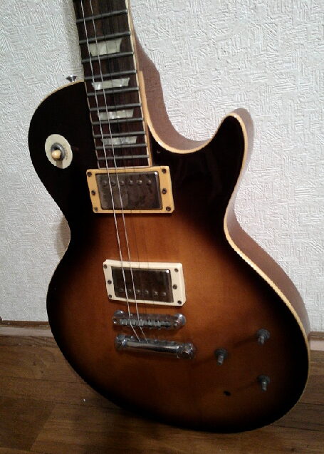 買取依頼したOrvilleのエレキギターのボディー部分