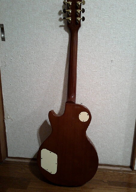 買取依頼したOrvilleのエレキギターの背面