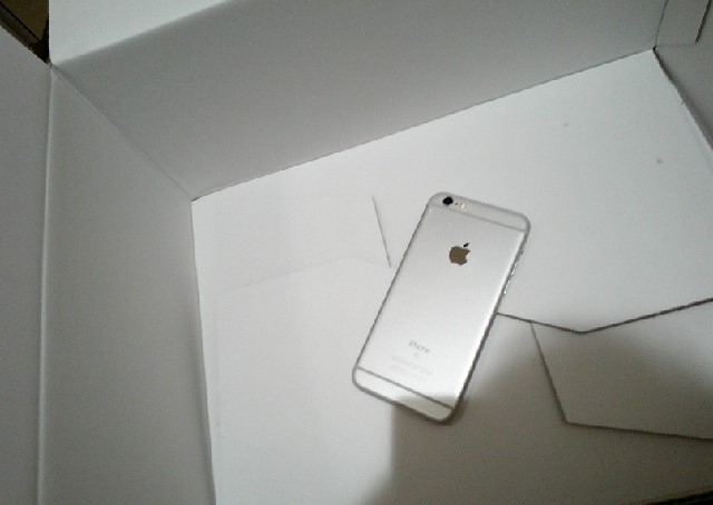 iPhoneを梱包する